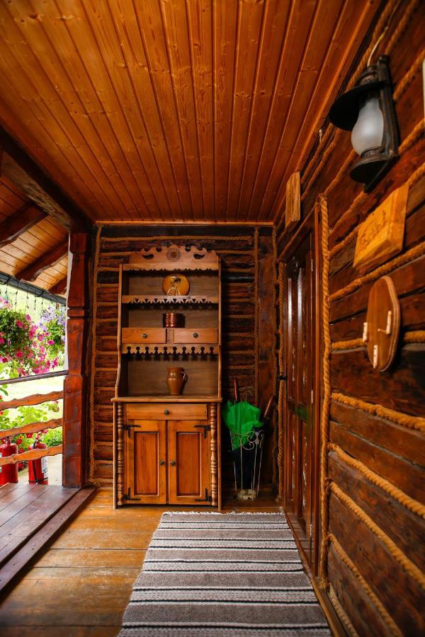 ホテル Casa Baciu フンドゥ・モルドベイ エクステリア 写真